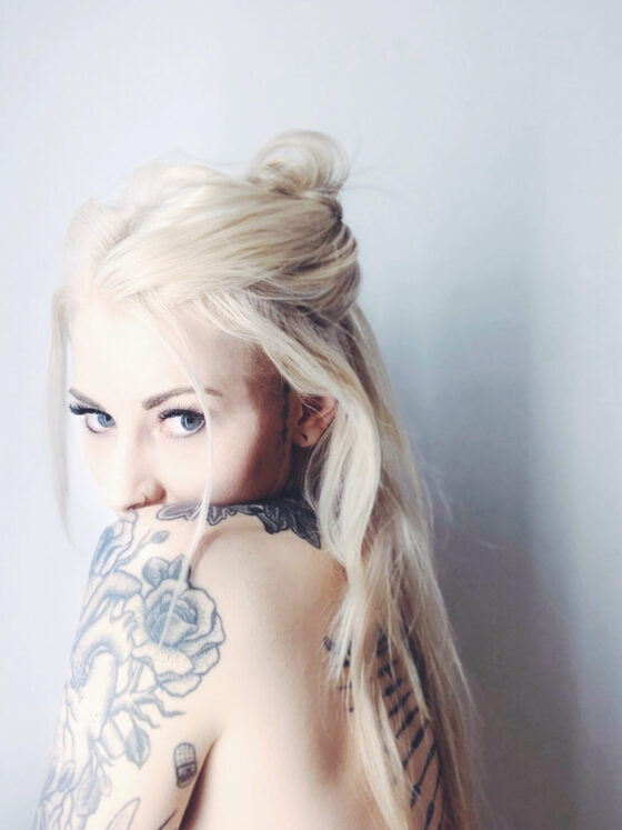 Jessica Svartvit, tattoo model