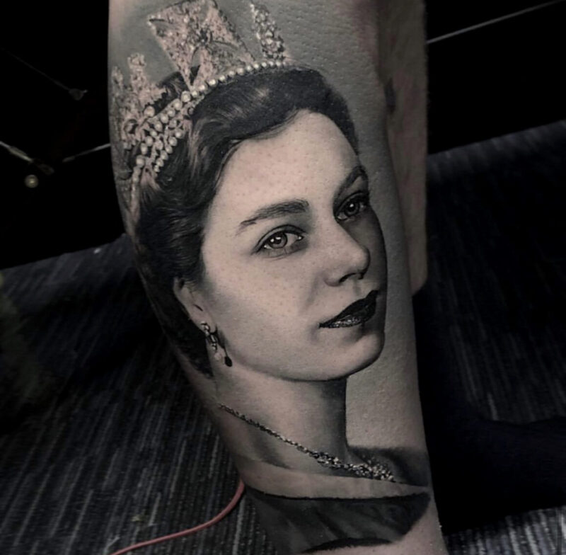 Queen Elizabeth II, a tribute from the tattoo art world - Tattoo Life