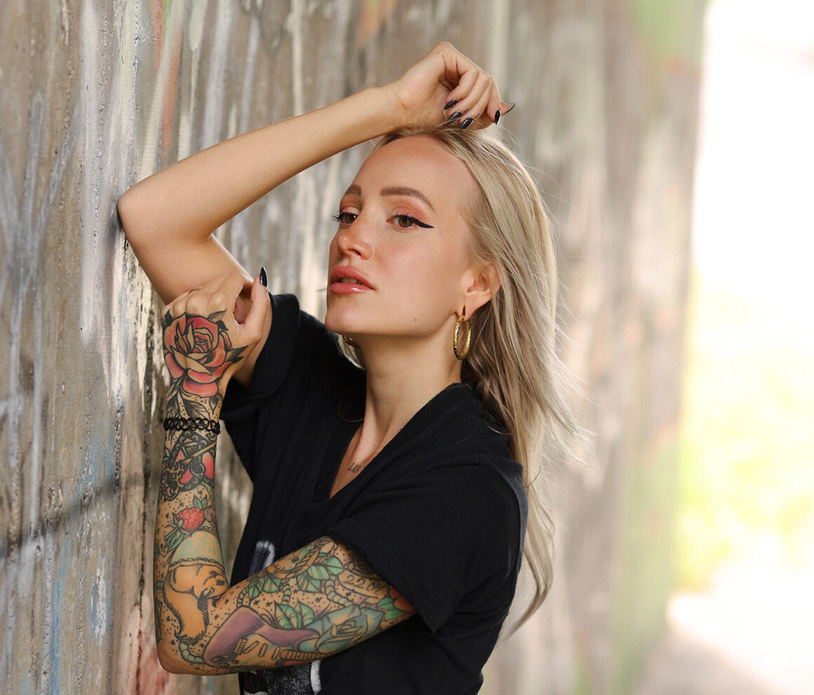 Shelly Curry the tattooed girl who loves fashion, art and travels - Tattoo  Life