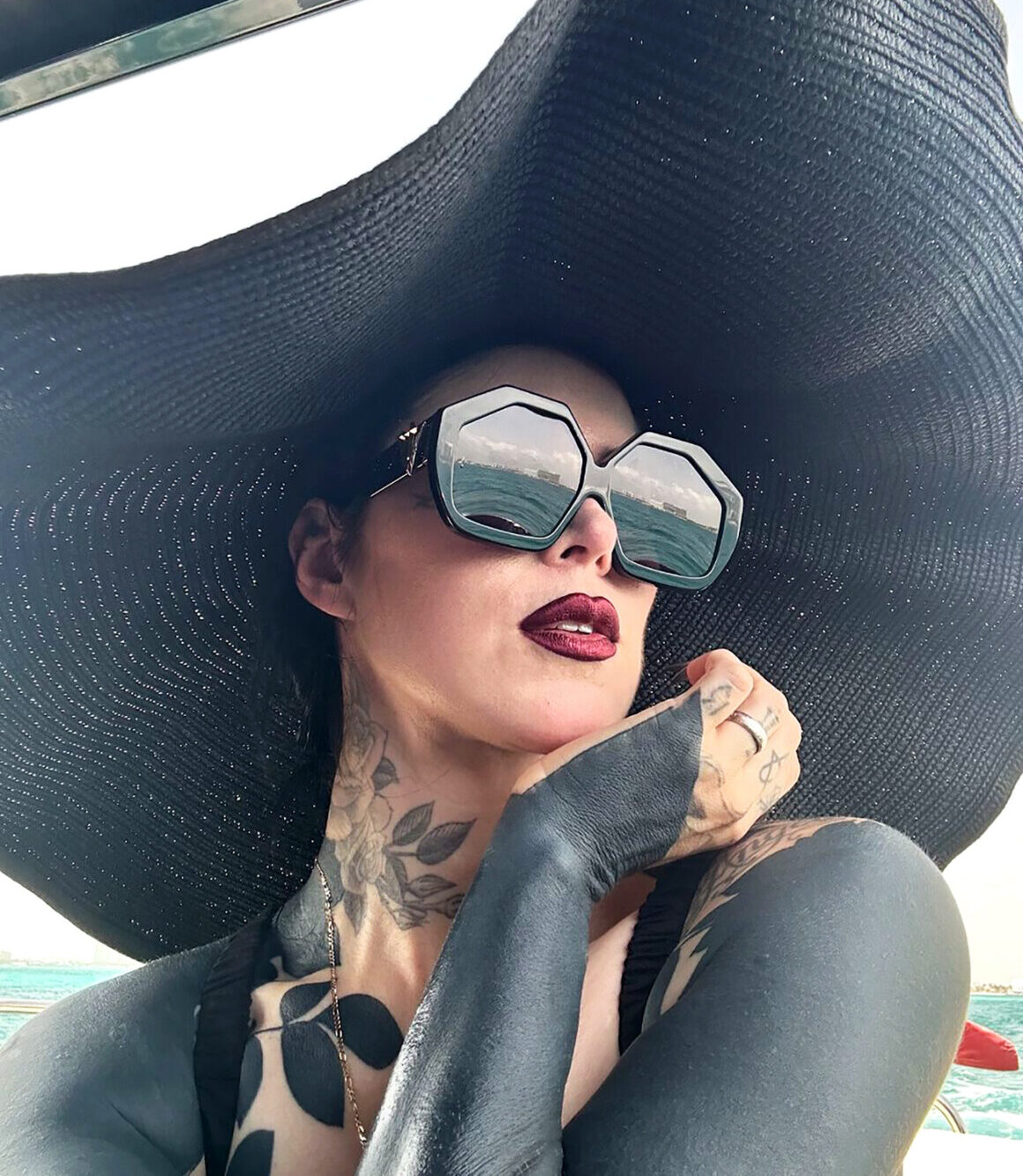 Kat Von D, tattoo artist, @thekatvond